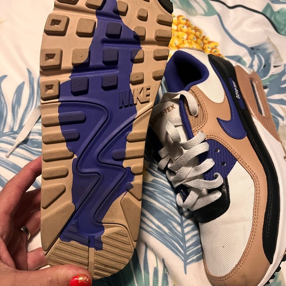 GORE-TEX Women's Sneakers - Black, White, Tan, Blue - Picture 2 of 3